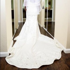 Mermaid wedding gown